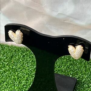 Pavé Heart Stud Earrings - Gold